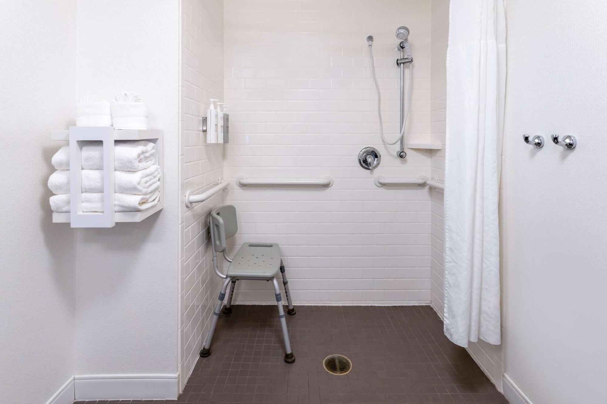 Hotel Hampton & Valley Forge/oaks 3*