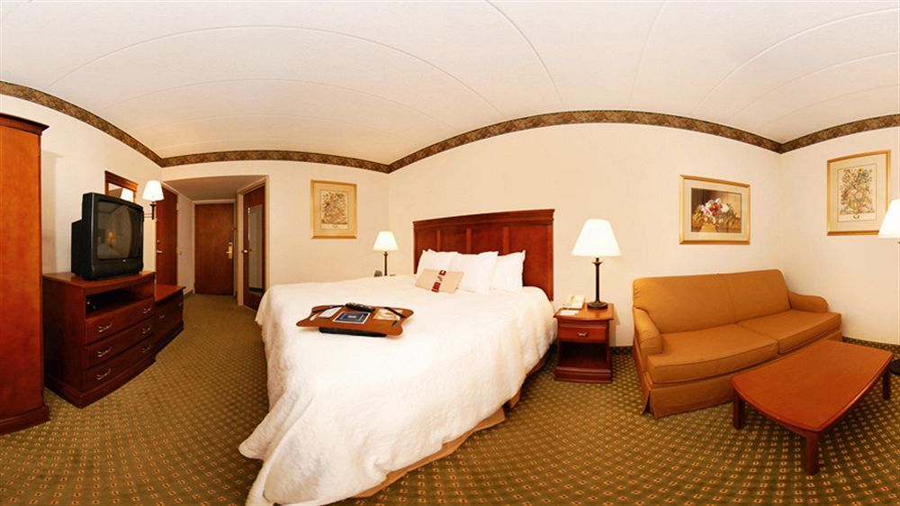 Hotel Hampton & Valley Forge/oaks