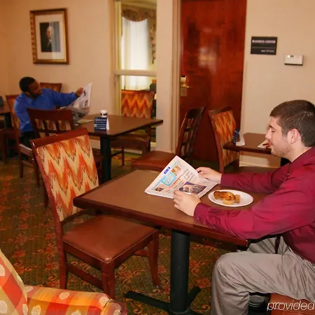 Hampton Inn and Suites Valley Forge/Oaks 
